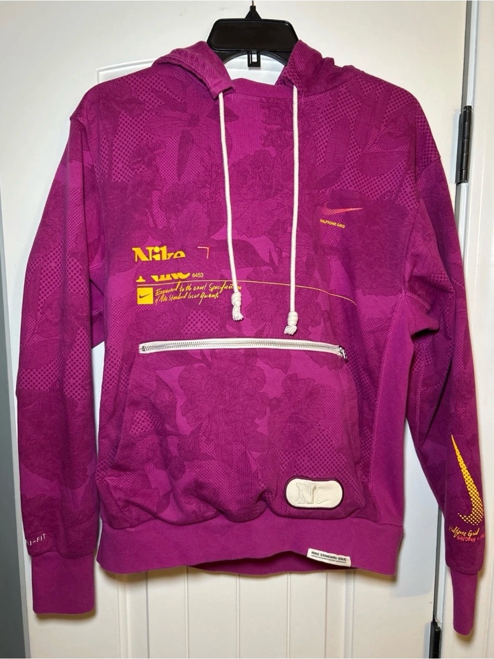 Nike Dri-FIT Standard Issue Men’s Basketball Pullover Cactus Flower Purple Small